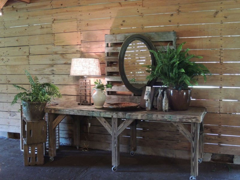 Green Bell Barn - Table
